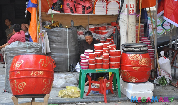 Trống trung thu vẫn là loại đồ chơi truyền thống thường xuất hiện trong đêm rước trăng
