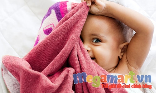 Trẻ thông minh thường hay bắt chước người lớn