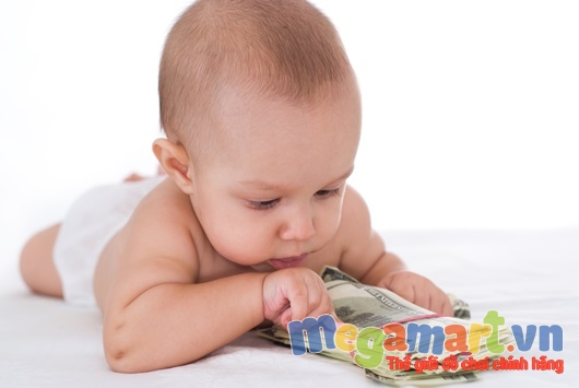 Tâm lý muốn bù đắp vật chất cho con dễ khiến trẻ hư