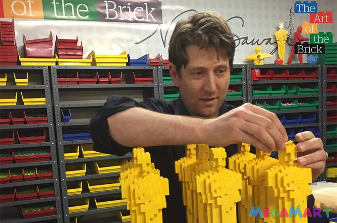 Chân dung Nathan Sawaya - Anh chàng bỏ nghề luật sư phố Wall để trở thành một nghệ sĩ Lego