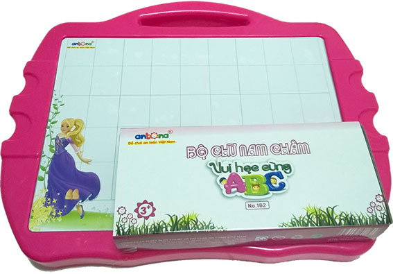 Bảng chữ nam châm gồm 29 chữ cái và 10 chữ số đi kèm