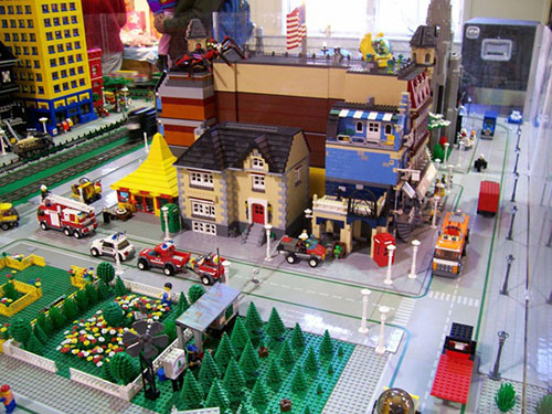 Bật mí thêm về đồ chơi thế kỷ - LEGO