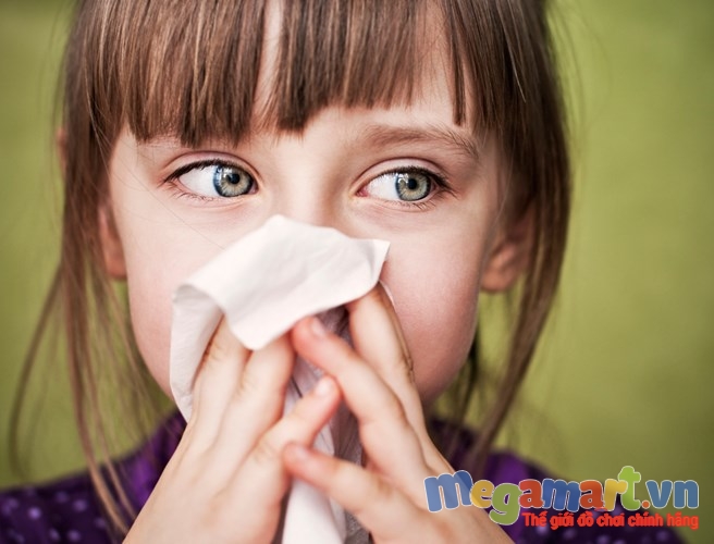 Chảy nước mũi thường kéo dài 8-10 ngày là hiện tượng bình thường ở trẻ