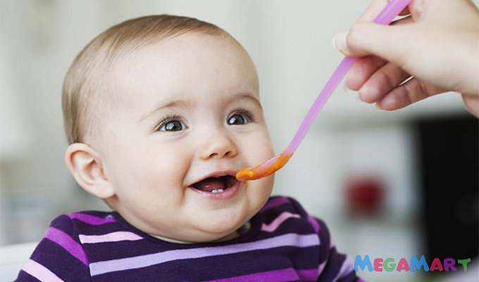 Dầu dừa là loại thực phẩm rất tốt cho hệ tiêu hóa và sức đề kháng của bé