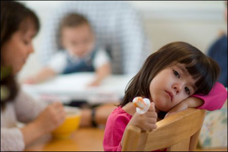 Cách kỷ luật bé phù hợp theo từng độ tuổi (0-2 tuổi) - Trẻ 0-2 tuổi còn chưa nhận thức rõ về hành vị của mình