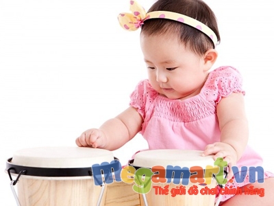 Bé nên chơi những loại đồ chơi học thêm kiến thức mới và các kĩ năng vận động