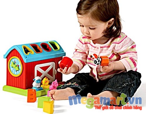 Bé chơi đồ chơi phát triển trí tuệ từ nhỏ có thể học thêm nhiều kĩ năng mới bổ ích
