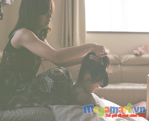 Các bà mẹ tìm cách gần gũi con cái như viết nhật ký thay vì đăng ảnh con