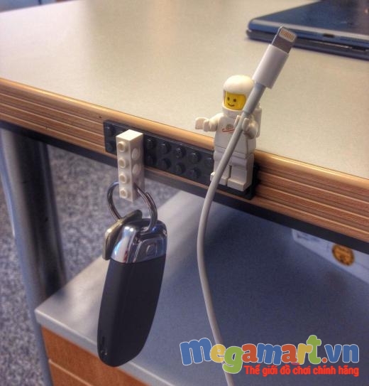 Lego dùng để làm móc khóa và cố định điện thoại đã quen thuộc với nhiều người
