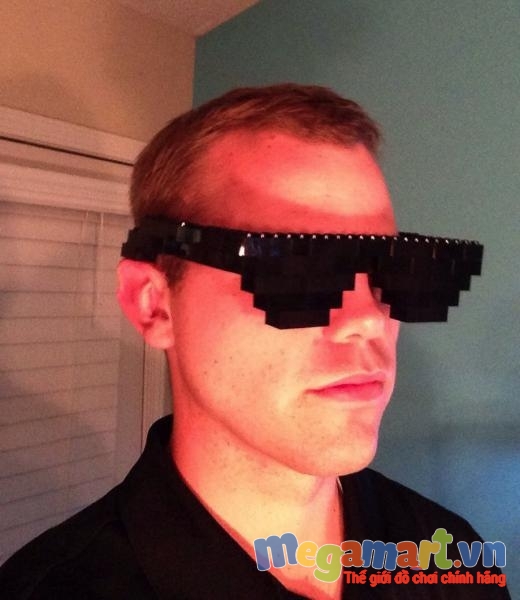 Kính đen sành điệu được bảo vệ tuyệt đối 100% chống tía UV từ Lego