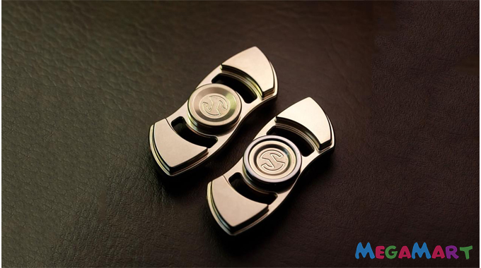 Đồ chơi mới Hand Spinner hay con quay Fidget Spinner là gì? - Spinner Hyperstone do Việt Nam sản xuất và thiết kế đơn giản nhưng có thời gian quay khá lâu