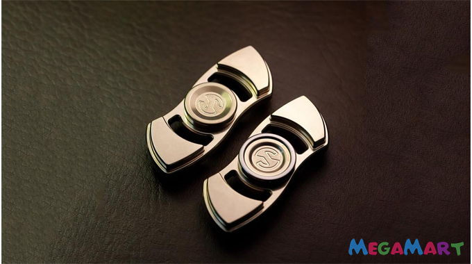 Đồ chơi mới Hand Spinner hay con quay Fidget Spinner là gì? - Spinner Hyperstone do Việt Nam sản xuất và thiết kế đơn giản nhưng có thời gian quay khá lâu