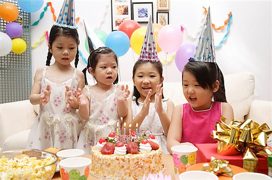 Tác giá bài viết chia sẻ ở Việt Nam bố mẹ thường thích khoe mẽ qua tổ chức sinh nhật cho con