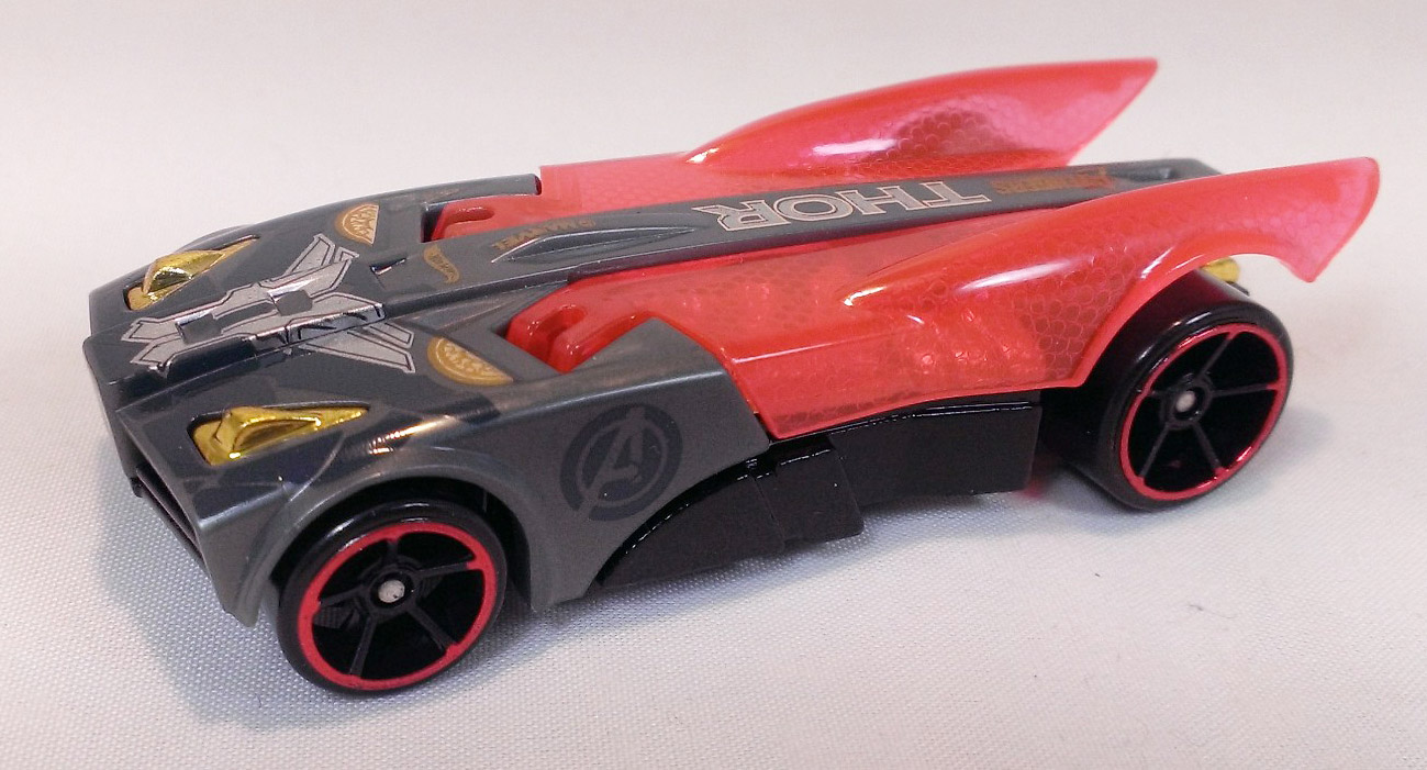 Mô hình Hot Wheels Avengers Buzz Bomb nổi bật