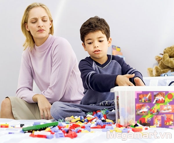 Tất tần tật về kĩ năng sử dụng đồ chơi bố mẹ cần dạy trẻ 8