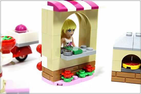 Bộ xếp hình Lego Friends 41092 - Cửa Hàng Bánh Pizza Của Stephanie cho các bé cùng chơi và cùng khám phá