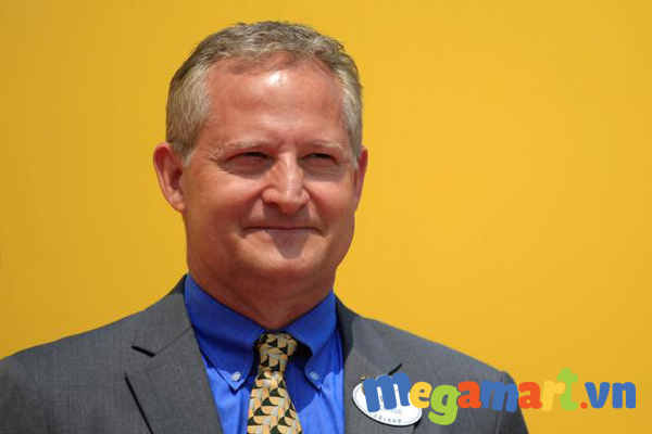 Buổi lễ còn có sự tham dự của George Gross, giám đốc tài chính của Thượng Hải Disneyland