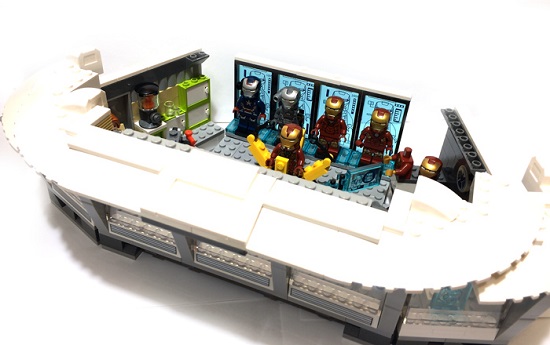 Hình ảnh sản phẩm Lego Super Heroes 76007 - Iron Man tấn công lâu đài Malibu  giá rẻ