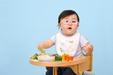 Không chỉ ăn ngon, bé còn phát triển nhiều kĩ năng khi ăn hơn