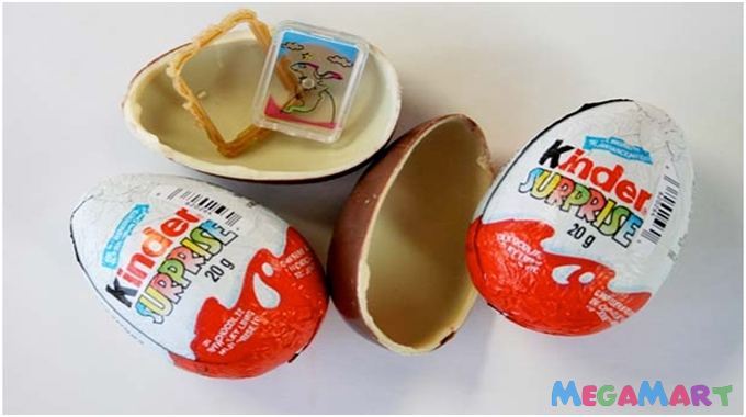 Mua trứng đồ chơi trẻ em an toàn, món quà bất ngờ dành cho bé - Bên trong mỗi quả trứng đồ chơi có những mô hình đồ chơi thú vị khác nhau