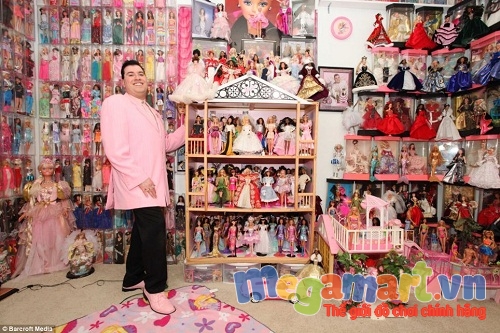 Ngoài con gái, búp bê Barbie còn được yêu thích bởi cả những người lớn và con trai