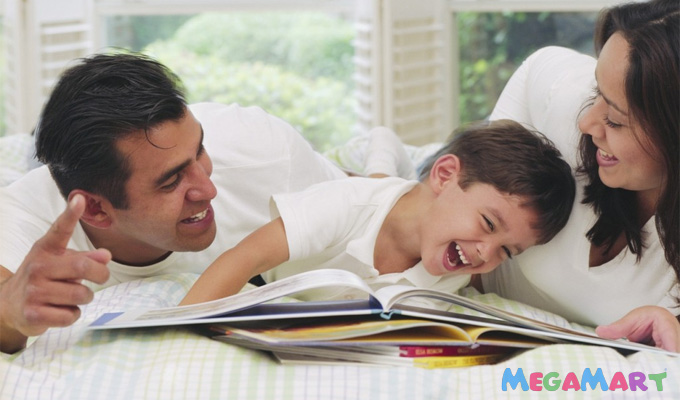 Bố mẹ luôn là người bạn luôn ở bên để chia sẻ con mọi điều