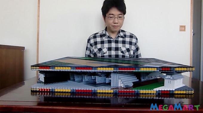 Tổng trọng lượng của cuốn sách lâu đài 3D bằng Lego này nặng tới 12,5 kg