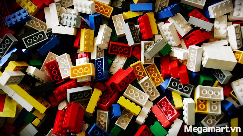 Với 6 miếng ghép bát giáp LEGO có thể lắp ghép theo 915 103 765 cách khác nhau