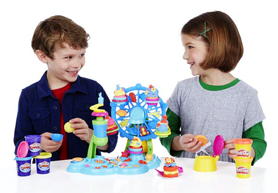 Play-Doh B1855 - Lễ hội bánh ngọt cho bé giờ phút vui chơi bổ ích