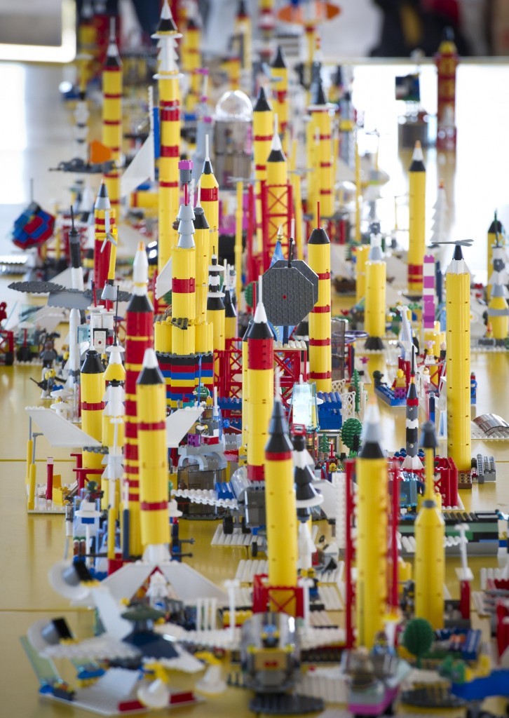 Công trình  Trung tâm vũ trụ Kennedy của Nasa bằng Lego