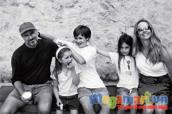 Gia đình Steve Jobs với 1 con trai và 2 con gái