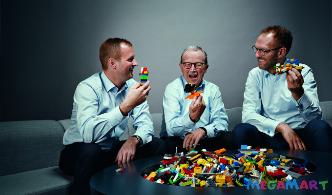 3 thế hệ gia đình trong LEGO Group