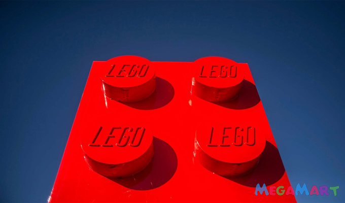 Miếng ghép Lego khổng lồ đặc trưng cho món đồ chơi được hàng triệu trẻ em trên thế giới yêu thích