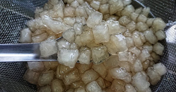 Cùi bưởi luộc có độ trong như này là đạt