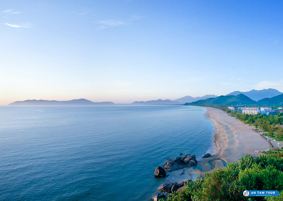 Bãi biển Lăng Cô