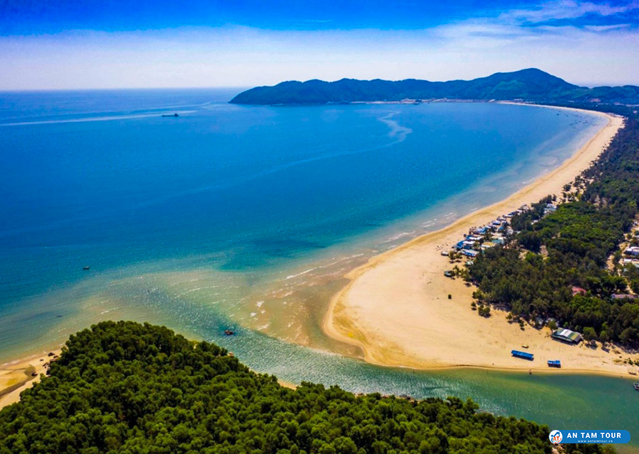 Bãi biển Lăng Cô