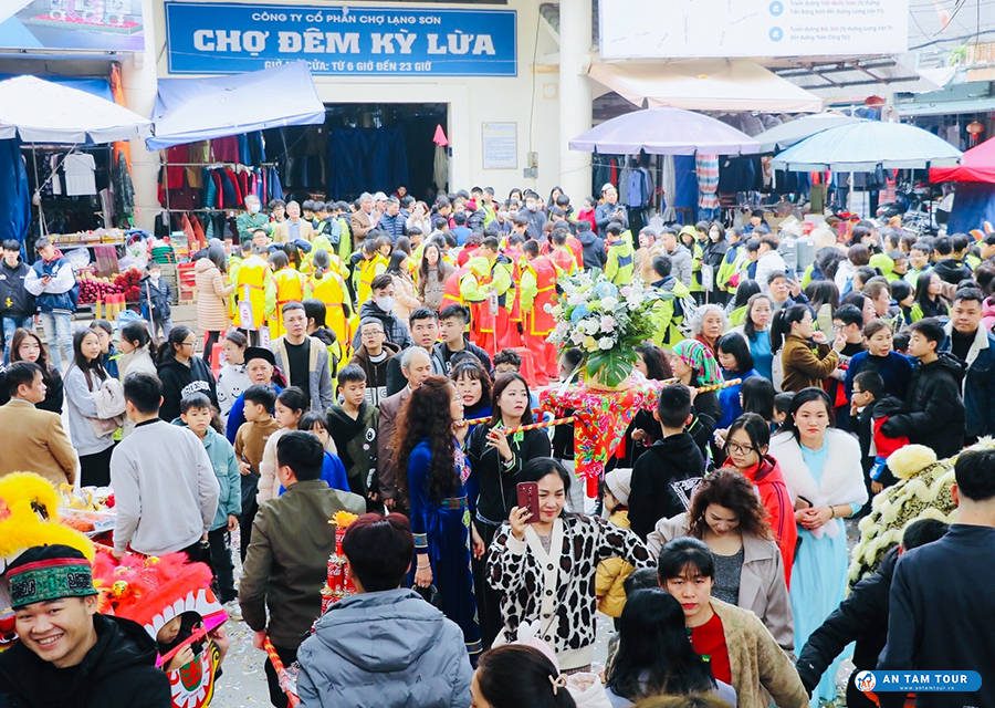 Chợ đêm Kỳ Lừa