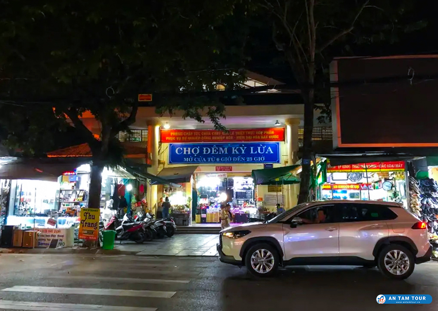 Chợ đêm Kỳ Lừa