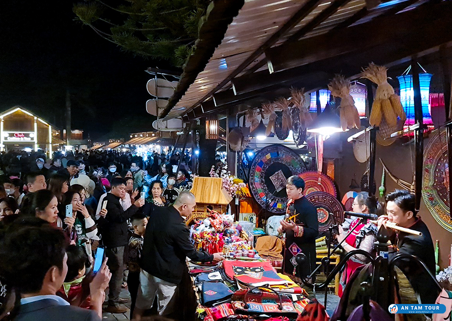 Chợ đêm Mộc Châu