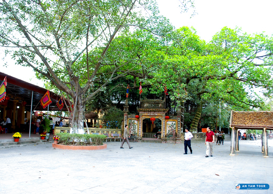 Đền Cùng Giếng Ngọc