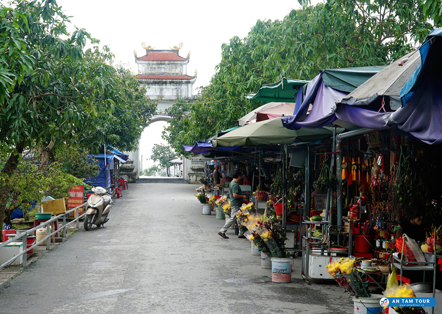 Đền Ông Hoàng Mười
