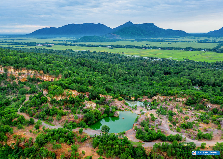Hồ Đá Đồi Tà Pạ