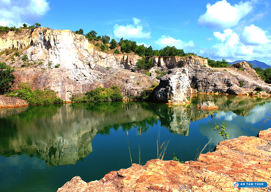 Hồ Đá Đồi Tà Pạ