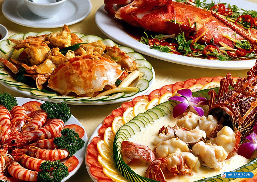 Làng chài Hàm Ninh