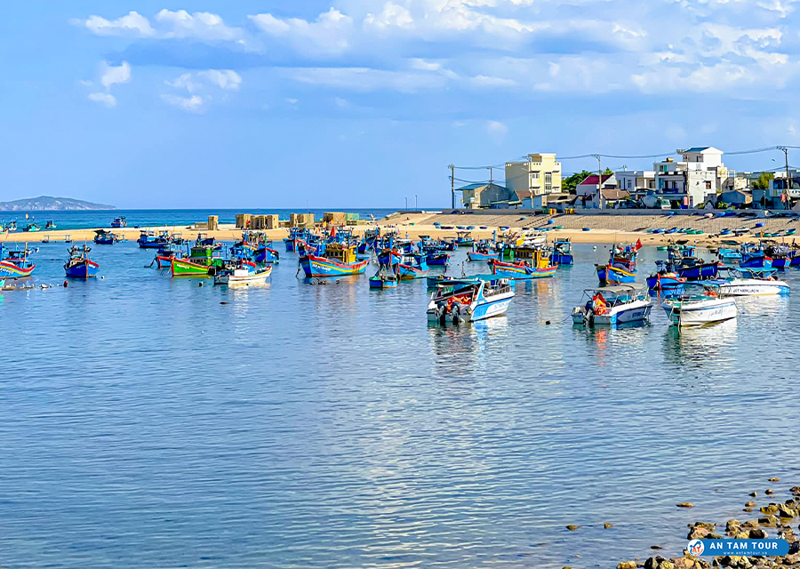 Làng chài Nhơn Hải