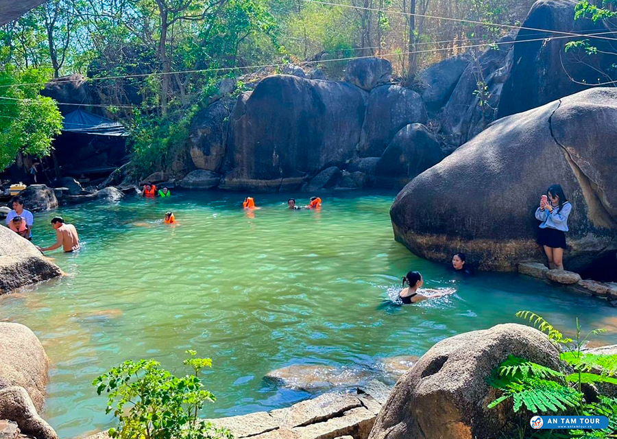 Suối Tiên Núi Dinh