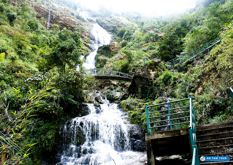Thác Bạc Sapa