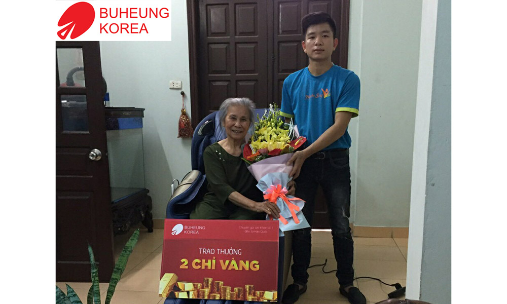 Chúc mừng Bà Tân (Thanh Trì - Hà Nội) nhận 2 chỉ vàng khi mua ghế MK-6700