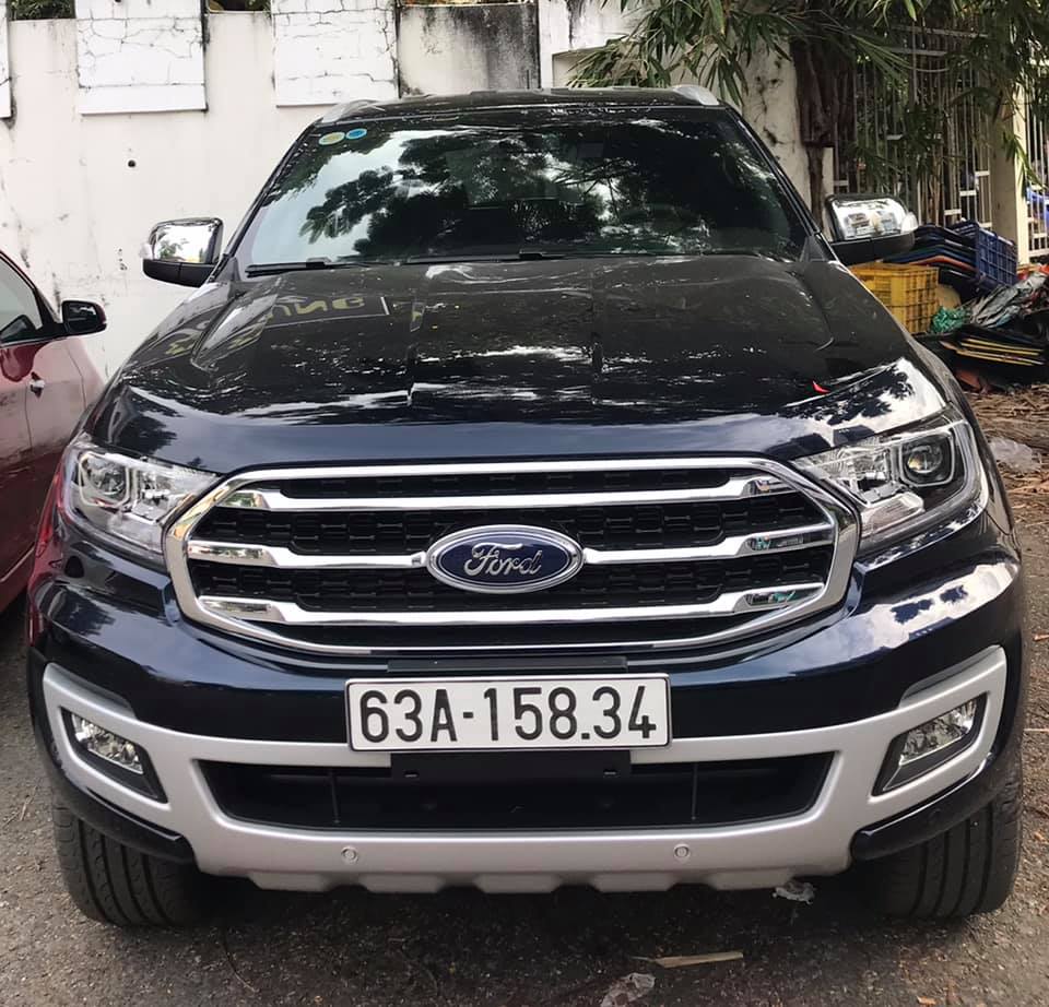 giá xe ford everest