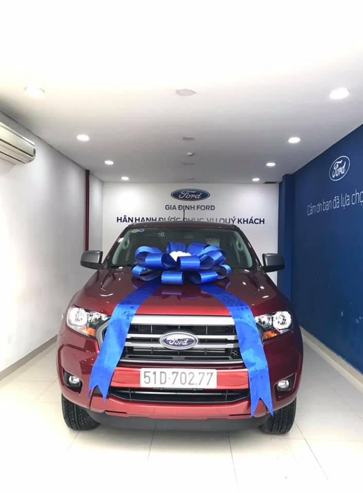 giao xe Ford Ranger XLS AT Đỏ